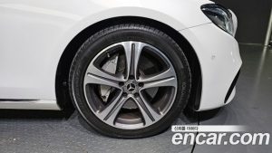 Mercedes-Benz E-Class E300 Avantgarde 2020 года из Южной Кореи