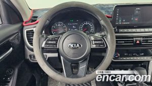 Kia Seltos Бензин 1.6 Turbo 2WD 2021 года из Южной Кореи
