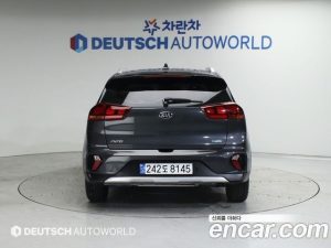 Kia Niro 1.6 HEV 2021 года из Южной Кореи