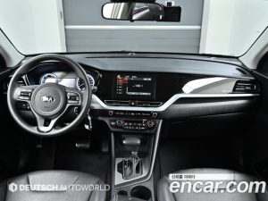 Kia Niro 1.6 HEV 2021 года из Южной Кореи