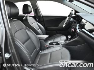 Kia Niro 1.6 HEV 2021 года из Южной Кореи