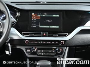 Kia Niro 1.6 HEV 2021 года из Южной Кореи