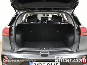 Kia Niro 1.6 HEV 2021 года из Южной Кореи