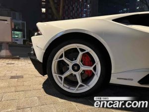 Lamborghini Huracan EVO 5.2 RWD 2020 года из Южной Кореи