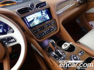 Bentley Bentayga 4.0 V8 Azure 2023 года из Южной Кореи