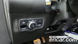 Mercedes-Benz GLB-Class GLB220 2020 года из Южной Кореи