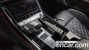 Audi S8 4.0 TFSI 4WD LWB 2020 года из Южной Кореи
