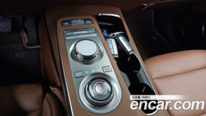 Genesis GV70 2.5T Бензин 2WD 2023 года из Южной Кореи