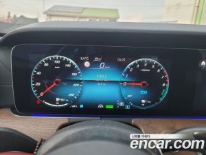 Mercedes-Benz E-Class E300e 4MATIC Exclusive 2021 года из Южной Кореи