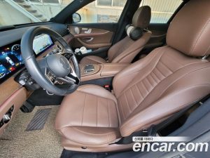 Mercedes-Benz E-Class E300e 4MATIC Exclusive 2021 года из Южной Кореи