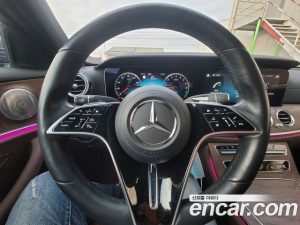 Mercedes-Benz E-Class E300e 4MATIC Exclusive 2021 года из Южной Кореи