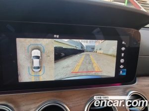 Mercedes-Benz E-Class E300e 4MATIC Exclusive 2021 года из Южной Кореи
