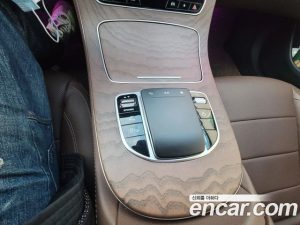 Mercedes-Benz E-Class E300e 4MATIC Exclusive 2021 года из Южной Кореи