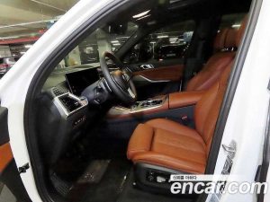 BMW X7 xDrive 40i Design Pure Excellence 7-Seater 2024 года из Южной Кореи