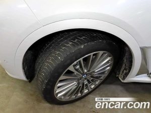 BMW X7 xDrive 40i Design Pure Excellence 7-Seater 2024 года из Южной Кореи