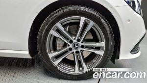 Mercedes-Benz E-Class E350 4MATIC Avantgarde 2021 года из Южной Кореи