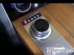 Land Rover Range Rover 4.4 SDV8 AB Дизель 2020 года из Южной Кореи