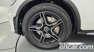 Mercedes-Benz GLC-Class GLC300 4MATIC Coupe 2020 года из Южной Кореи