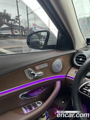Mercedes-Benz E-Class E300 4MATIC Exclusive 2020 года из Южной Кореи