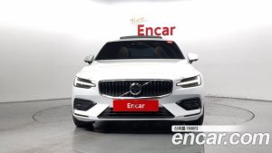 Volvo S60 B5 ULTIMATE Bright 2023 года из Южной Кореи