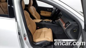 Volvo S60 B5 ULTIMATE Bright 2023 года из Южной Кореи