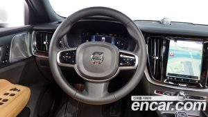 Volvo S60 B5 ULTIMATE Bright 2023 года из Южной Кореи