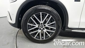 Mercedes-Benz GLC-Class GLC300e 4MATIC 2021 года из Южной Кореи