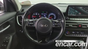 Kia Seltos Дизель 1.6 2WD 2020 года из Южной Кореи