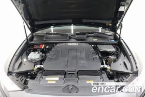 Audi Q8 50 TDI 4WD Premium 2021 года из Южной Кореи