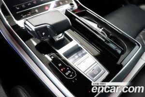 Audi Q8 50 TDI 4WD Premium 2021 года из Южной Кореи
