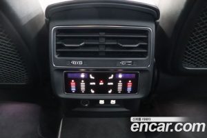 Audi Q8 50 TDI 4WD Premium 2021 года из Южной Кореи