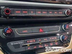 Kia Carnival 9-Seater Noblesse 2019 года из Южной Кореи