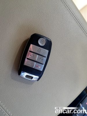 Kia Carnival 9-Seater Noblesse 2019 года из Южной Кореи