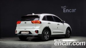 Kia Niro 1.6 HEV 2020 года из Южной Кореи
