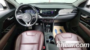 Kia Niro 1.6 HEV 2020 года из Южной Кореи