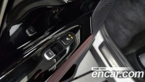 Kia Niro 1.6 HEV 2020 года из Южной Кореи