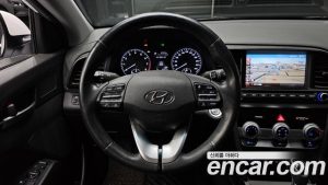 Hyundai AVANTE 1.6 2020 года из Южной Кореи