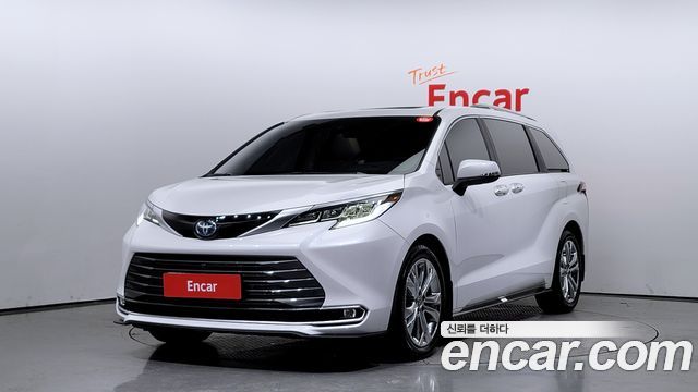 Toyota Sienna 2.5 HYBRID 2WD 2023 года из Кореи