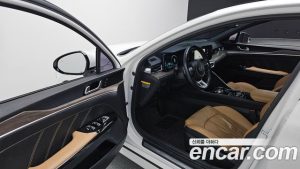 Kia K5 Signature 2020 года из Южной Кореи