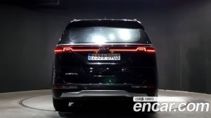 Kia Carnival 7-Seater Signature 2023 года из Южной Кореи