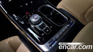 Kia Carnival 7-Seater Signature 2023 года из Южной Кореи
