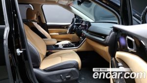 Kia Carnival 7-Seater Signature 2023 года из Южной Кореи