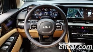 Kia Carnival 7-Seater Signature 2023 года из Южной Кореи