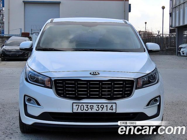 Kia Carnival 11-Seater Deluxe 2019 года из Кореи