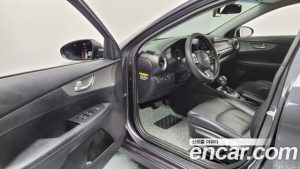 Kia K3 2020 года из Южной Кореи