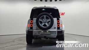 Land Rover Defender 110 D250 SE 2023 года из Южной Кореи