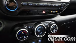 Hyundai Venue 1.6 Flux 2020 года из Южной Кореи