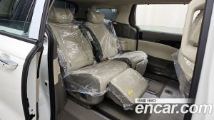 Kia Carnival HEV 7-Seater Signature 2024 года из Южной Кореи