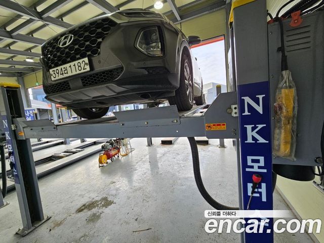 Hyundai Santafe Бензин 2.0T 2WD 2020 года из Кореи