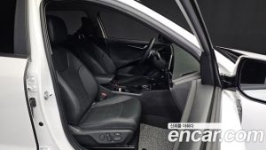 Kia Niro Signature 2024 года из Южной Кореи